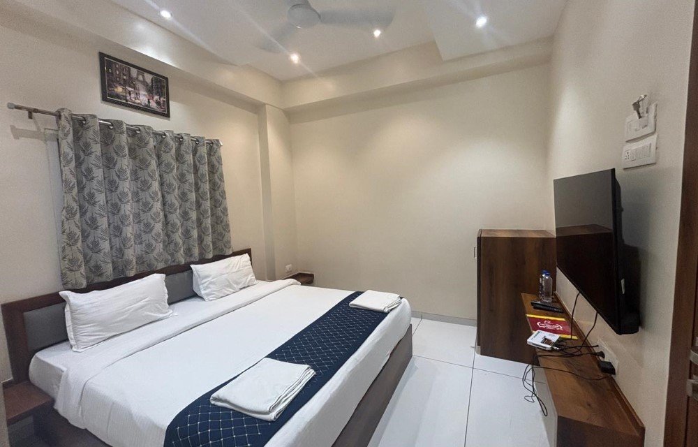 Super Deluxe Room at The Skyland Hotel Tuljapur Picture